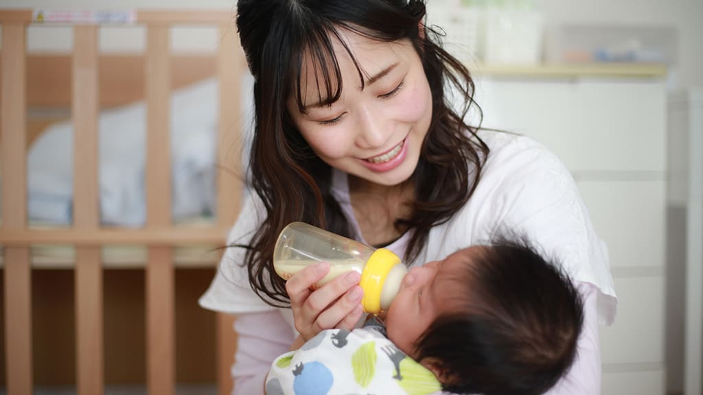 baby breastfeeding